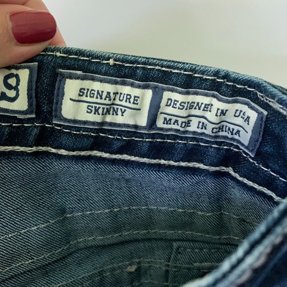 Miss Me Embroidered Dark Wash Signature Skinny - Picture 3 of 5